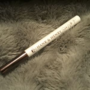 Hank and Henry liquid eyeliner